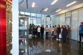 在上海陆家嘴，感受一座城市的温度图片