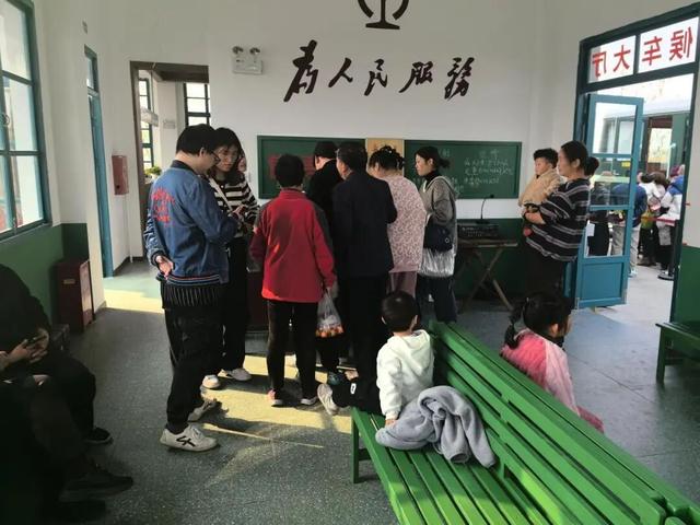 复古绿皮小火车成遛娃神器！杭州这个新公园“娃山娃海”，随手拍都是大片！