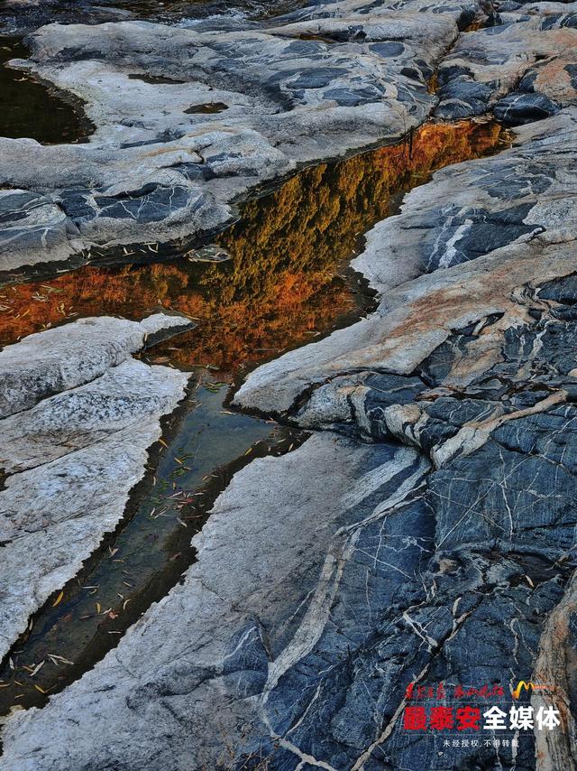 泰山彩石溪：石韵水灵 清新满谷
