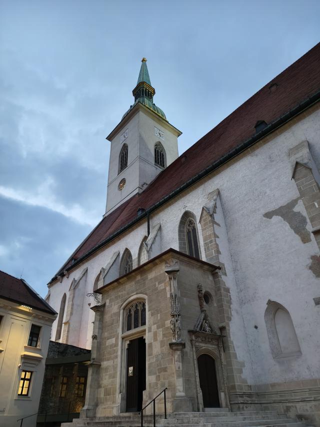 斯洛伐克布拉迪斯拉发州：四面相绘地域美，历史人文满溢魅力