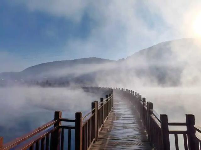 冬日雾色里的禄劝：一半仙境，一半人间