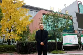 全国人大代表庹庆明：建议在高速服务区建设货车司机淋浴室｜代表委员在这里图片
