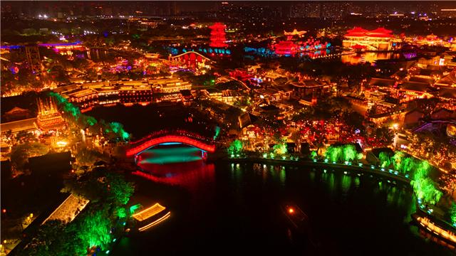 纵览文旅深察｜凭什么让游客“来了不想走，走了还再来”？这个5A景区的长盛不衰值得旅游从业者借鉴！