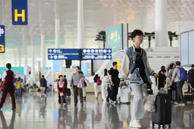 湖北民航五一客流超去年同期，节后机票价格再度迎来大幅下调图片