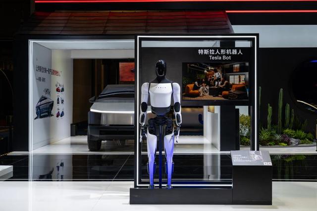 特斯拉将亮相进博会：Cybercab亚太首秀，人形机器人明年底启动生产