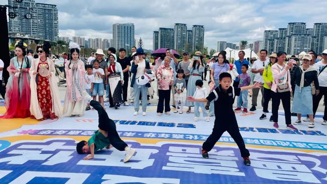 2025滇池国际咖啡文化嘉年华·图集丨活动首日，32.5万人次嗨爆滇池东西岸