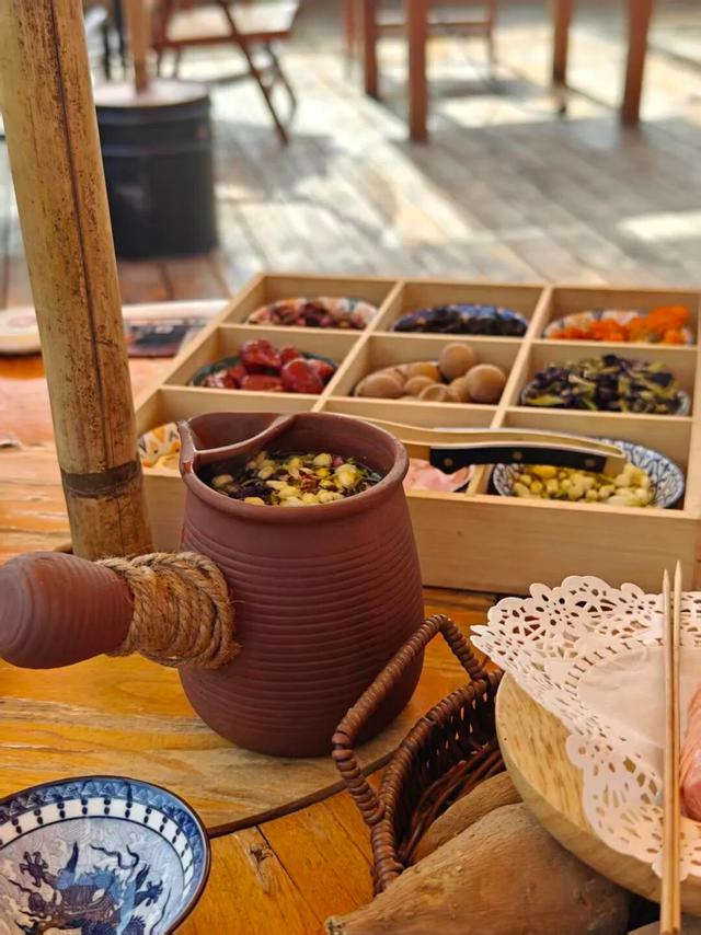 听，呼和浩特的秋天在喊你煮茶喝咖了