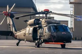 美国防长披露：撞机时，UH-60“黑鹰”直升机正在演练秘密撤离任务图片