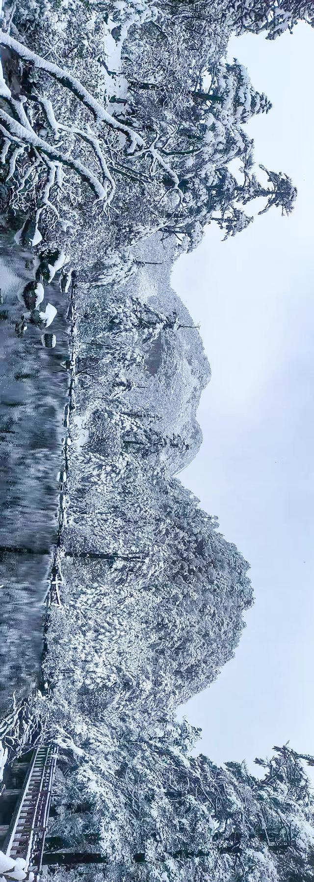 秋日雪景 | 雪后的螺髻山到底有多美?快来看!