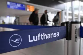 发动机故障，德国汉莎航空客机被迫返航图片