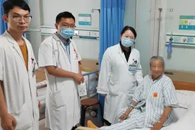 102岁！山东省第二人民医院为百岁老人巧取胆结石图片