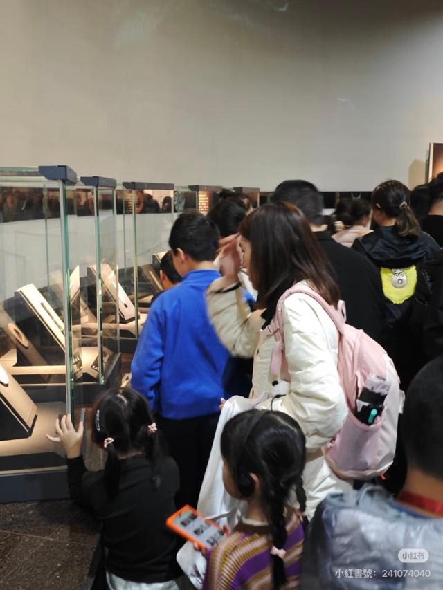 这几天，成都算是捅了“孩子窝”了