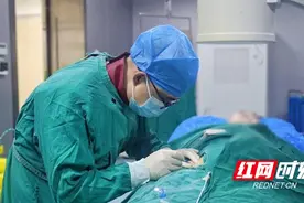 60岁大爷肺癌晚期全身转移 治疗5年后检查没有再复发图片