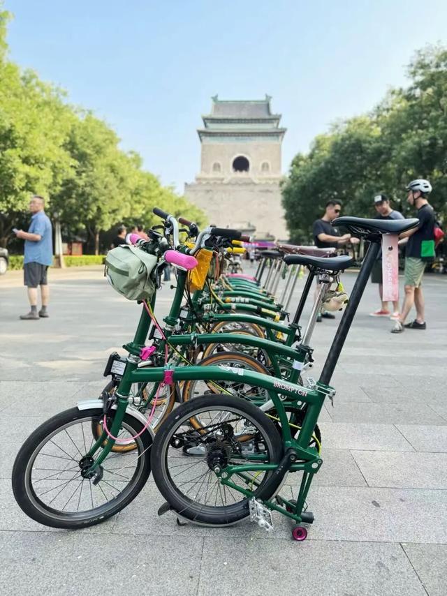 被中产炒热的自行车，价格崩了