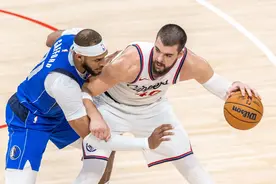 （体育）篮球——NBA季前赛：快船胜独行侠图片