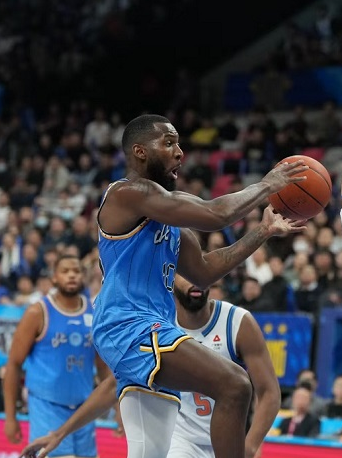 北汽男篮惊险击败江苏结束连败 但仍然有很多问题亟待解决