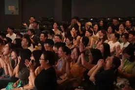 长沙人讲脱口秀，等你来“撑棚” | 山水洲城记图片