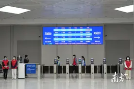 新春走基层 | 志愿服务进高铁站，这抹潮南“志愿红”温暖春运返乡路图片