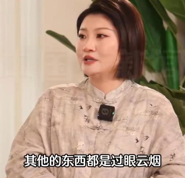 她公布离婚最新进展！“想到和丈夫还在一张结婚证上就恶心，无法呼吸……”