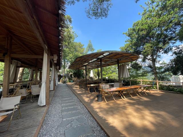 观山湖：湖山为枕觅清凉 环湖旅居点燃“避暑经济”