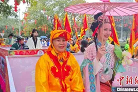 （新春走基层）海口古韵新风年味浓 换花祈福喜闹春图片
