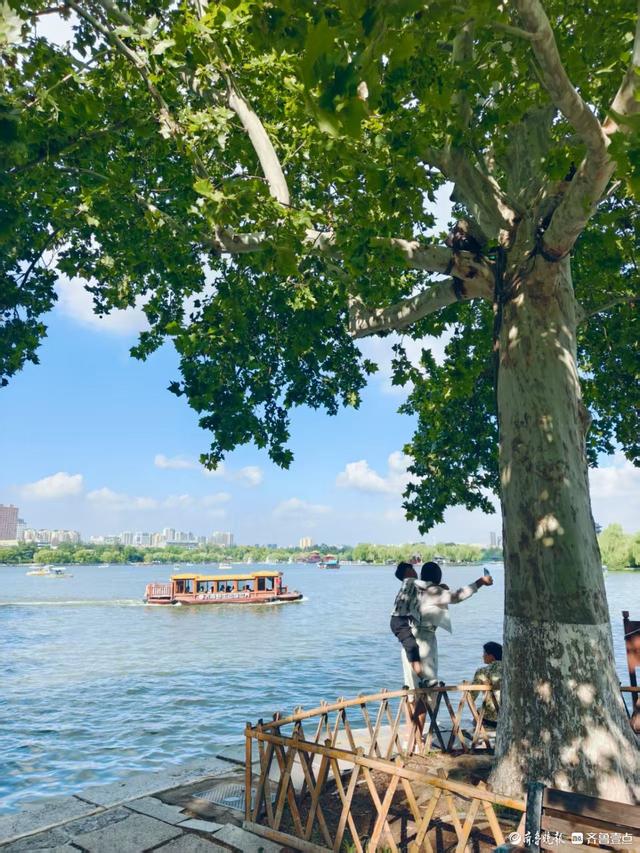 明湖美景