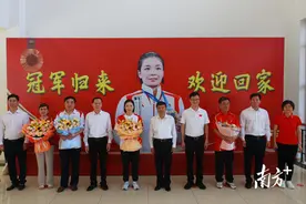 载誉而归！奥运冠军陈清晨回到家乡兴宁图片