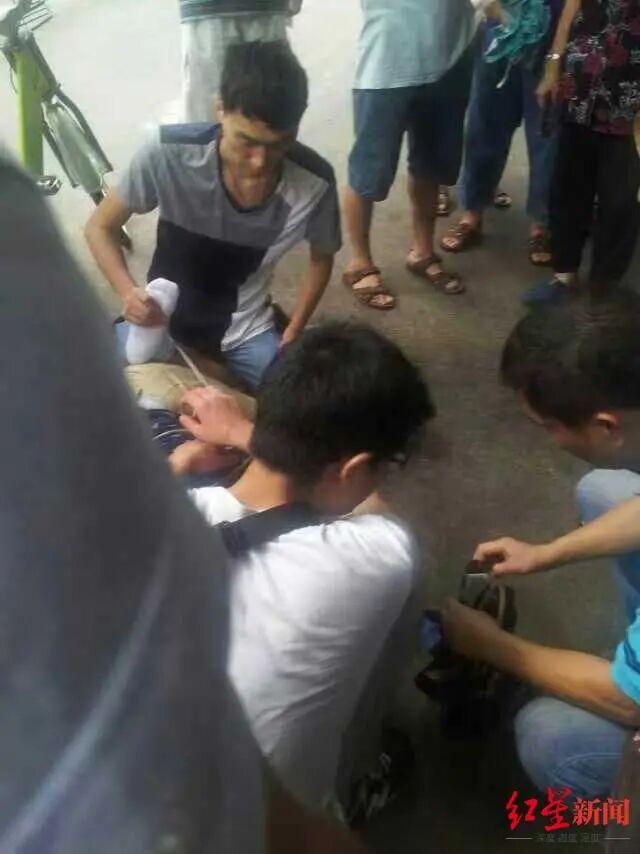 32岁程序员周末晕倒后猝死：抢救期间曾被拉入工作群，死亡后还收到工作消息，工伤申请已被受理