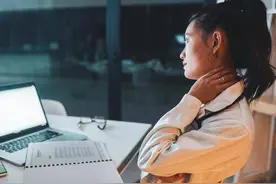健康小站丨高低肩还驼背似“小老头”，孩子脊柱侧弯不是件小事图片