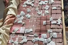 近2000万现金藏床板下！警方通报图片