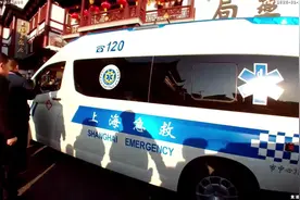 就在豫园！民警紧急拨开汹涌人潮，只为找到他们……图片