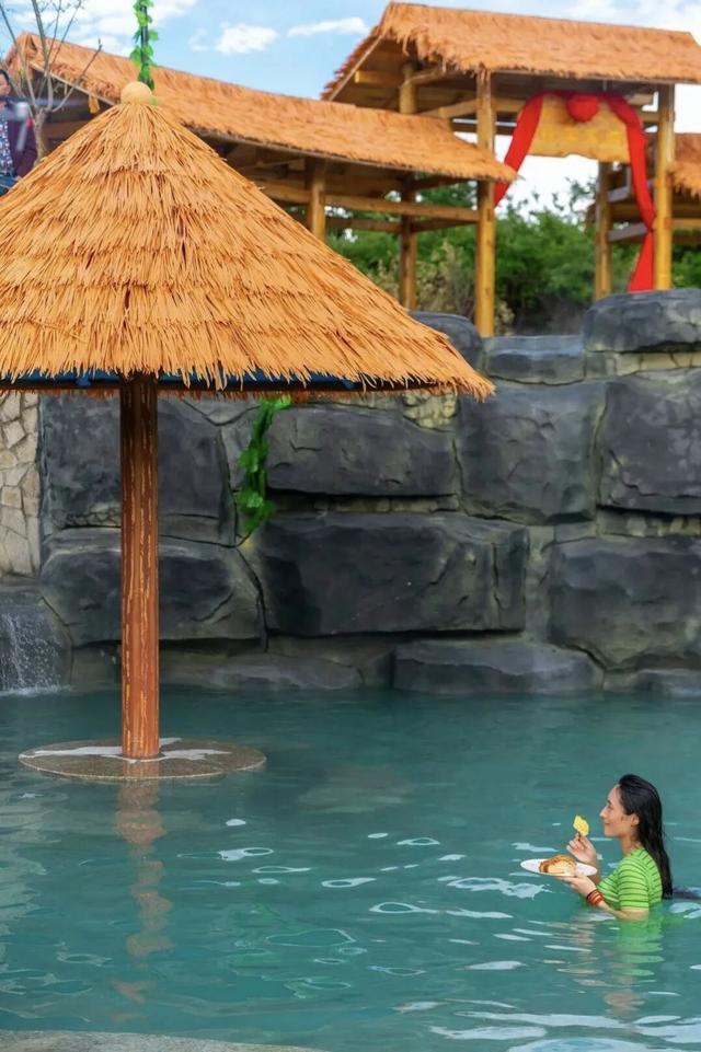 雪山下泡个汤，甘孜冬日真香！