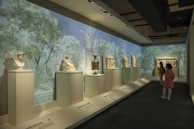 首日人人人！古罗马众神“空降”上海！不出沪看131件稀世珍品！打卡攻略→