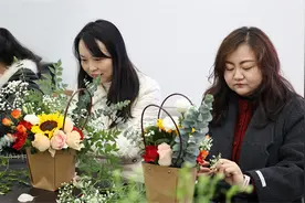 自贡首次开展全系统退役女兵“三艺一谈一宣誓”主题活动图片