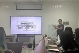 61门AI大课在复旦：与考古学、政治学等跨界交叉，师生在思考什么？图片