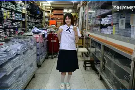 为什么中国游客喜欢买泰国校服当作纪念品？图片