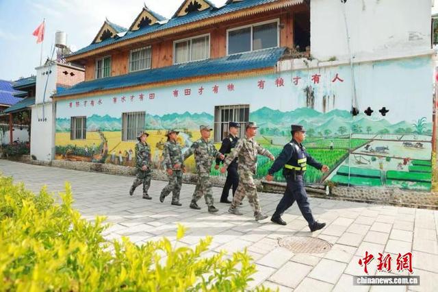 探访中缅边境：治安好了，寨子成景区