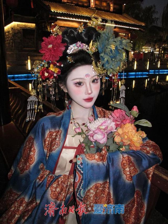 串联景点、带动消费 济南汉服热背后的文旅融合新图景