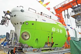 全国政协委员、“奋斗者”号总设计师叶聪接受《环球时报》专访：潜水器“单打独斗”时代将改变图片