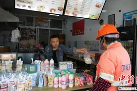 暖心包子开送 浙江海盐包子铺夫妇“走红”网络图片