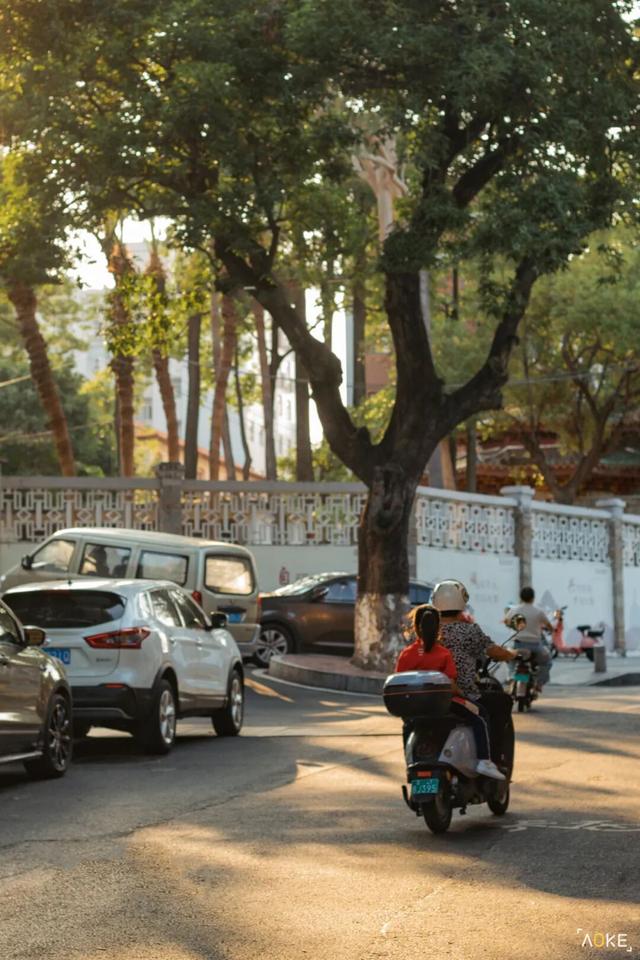 火上热搜的石鼓路，本地人带逛24小时！