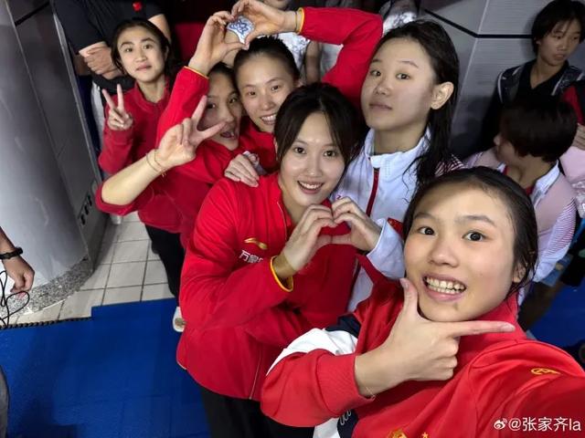 太突然！21岁奥运冠军宣布退役，曾搭档陈芋汐获金牌；13岁横空出世	，一段可爱采访圈粉无数