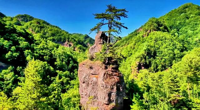 华亭莲花台:绮丽风光无限美 色彩斑斓惹人醉