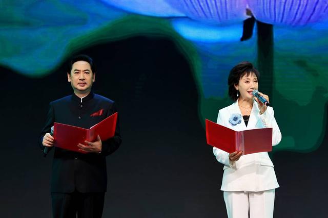 黄国林：捕捉时代脉动 开启波澜壮阔 “新航程”