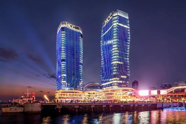 演唱会没嗨够？转场美兰这10个地方！火星人与KatyCats的游玩攻略→