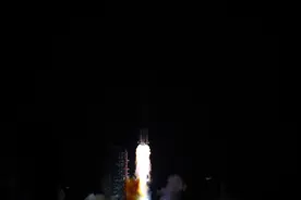 我国成功发射通信技术试验卫星十四号图片