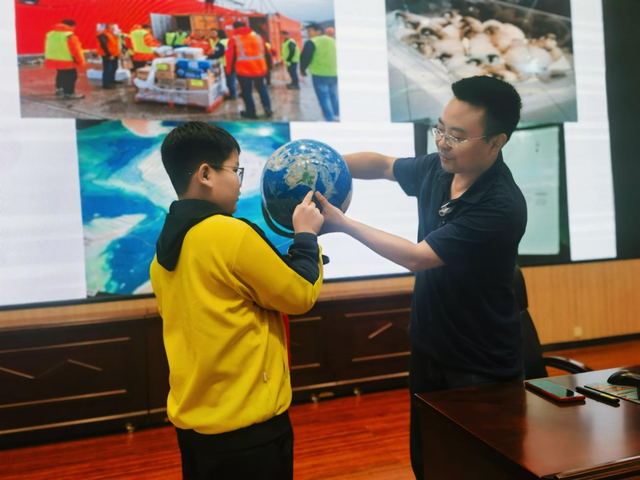 高阶前沿科普河南行 点燃青少年科学梦