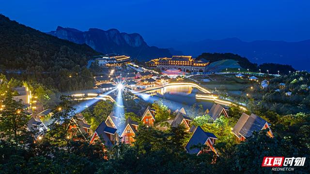 燃爆张家界七星山！荒野求生热门选手“林北”1520景点深情告白 成功锁定一生挚爱