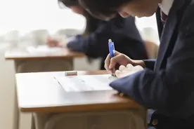 ​老师接连发来4条消息！恢复双休，杭城高中生周末这样过，家长：能全省统一吗图片