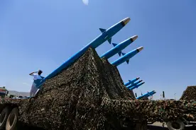 胡塞武装拥有哪些攻击舰船的导弹图片